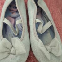 Детски обувки HM с Елза, снимка 1 - Детски пантофи - 45271570