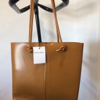 Дамска кожена чанта Peta+Jain 26х30 см, снимка 1 - Чанти - 45463714