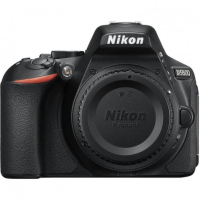 Топ Цена!!! Фотоапарат Nikon D5600 + обектив Nikon 18-140mm VR
, снимка 3 - Фотоапарати - 44970830