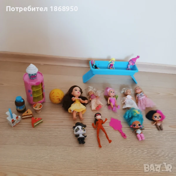 Много куклички, общо 10 лв, снимка 1