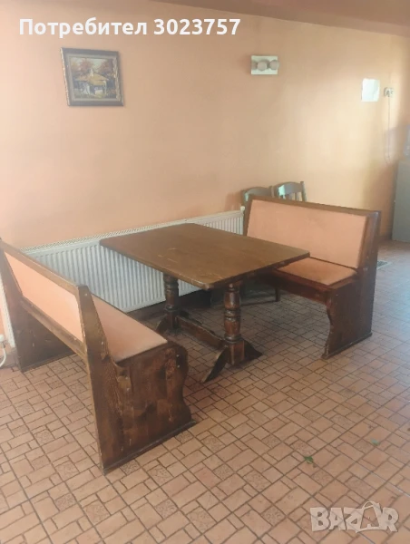 Маса масив с две диванчета, снимка 1