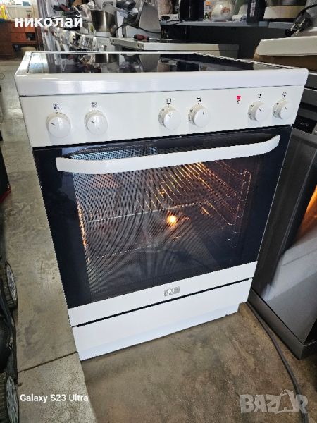 готварска печка с керамичен плот Electrolux , снимка 1