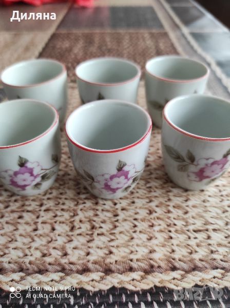 шест малки порцеланови чашки за ръкия, снимка 1