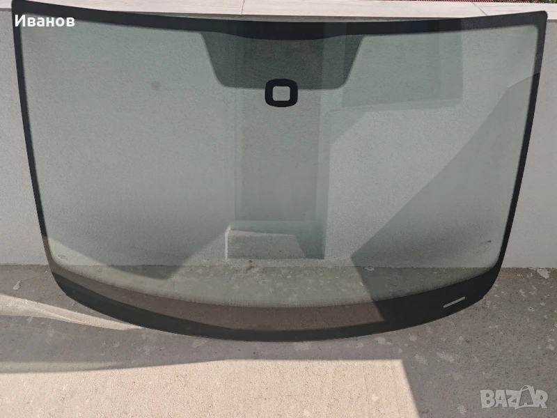 Предно стъкло за WV toyran 2012г., снимка 1