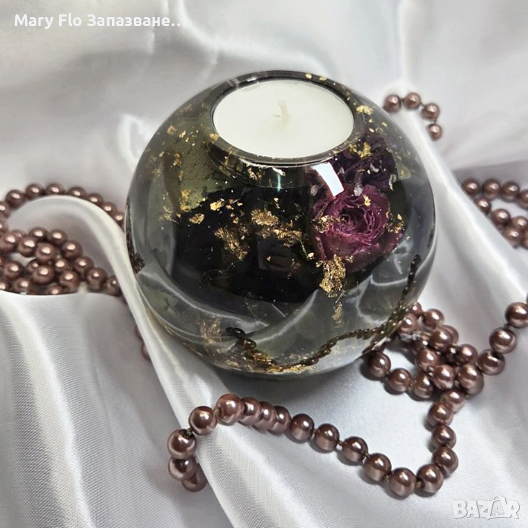 Свещник от естествени Спрей рози, евкалипт и златни люспи запечатани в епоксидна смола, снимка 1