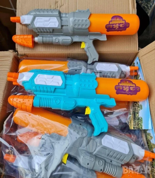 Голям воден пистолет - помпа, с три дюзи, снимка 1