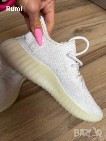 Оригинални маратонки Adidas Yeezy Boost 350 V2! 39 н, снимка 5 - Детски маратонки - 52179837