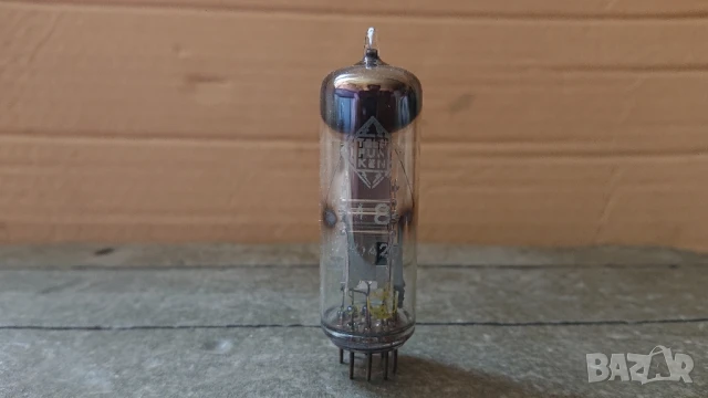 Индикаторна радиолампа TELEFUNKEN EM84. 