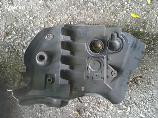 капак двигател пасат , снимка 3 - Части - 50750009