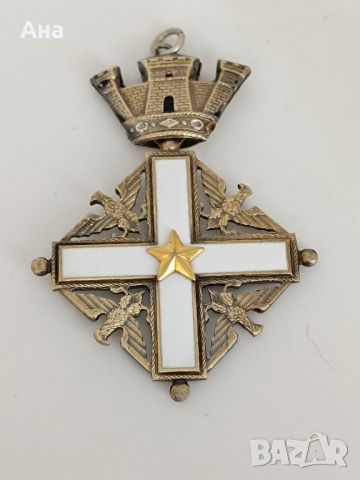 Сребърен Италиански орден за заслуги към Републиката

, снимка 1 - Антикварни и старинни предмети - 46407822