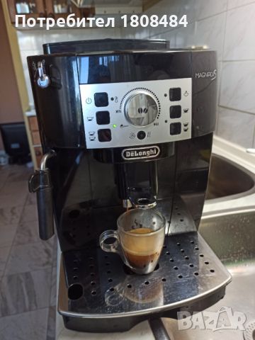 Кафеавтомат Делонги Магнефика, работи отлично и прави хубаво кафе с каймак 