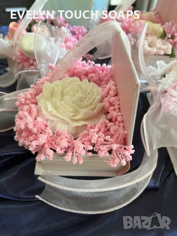  ръчно изработени букети в кутия са символ на стил, снимка 5 - Козметика за тяло - 51531040