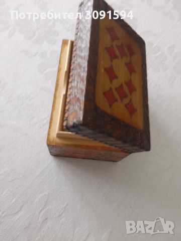 Стара дървена пирографирана кутия, снимка 3 - Други ценни предмети - 45657170