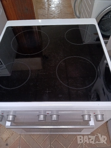 Свободно стояща печка с керамичен плот Бош Bosch с две години гаранция!, снимка 5 - Печки, фурни - 53613619