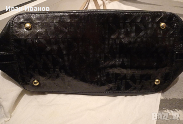 Оригинална дамска чанта Michael Kors със сертификат, снимка 4 - Чанти - 44969709