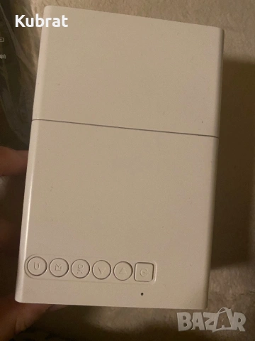 Мини прожектор - нов, с комплект аксесоари, снимка 2 - Плейъри, домашно кино, прожектори - 53575172