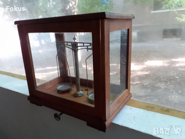 Стара българска лабораторна, лекарска, аптекарска везна, снимка 2 - Антикварни и старинни предмети - 51497913