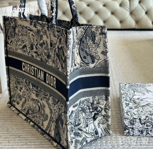 Дамска чанта Christian Dior, снимка 3 - Чанти - 53812338