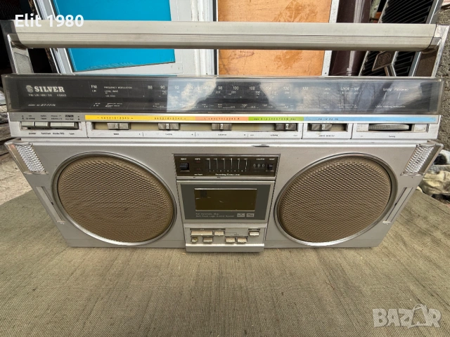 Продавам касетофон SILVER