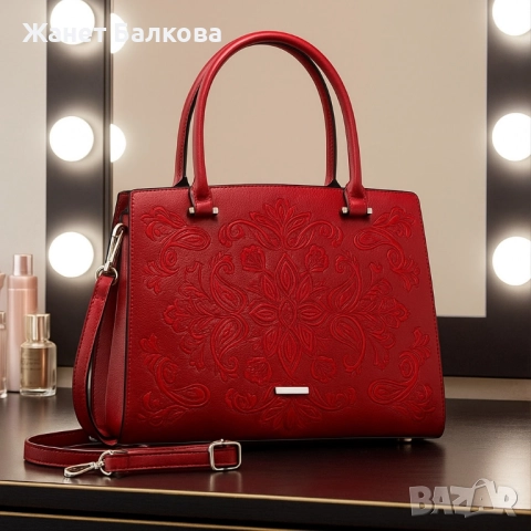 Елегантна дамска чанта с релефен дизайн – стил и практичност в едно, снимка 4 - Чанти - 51664360