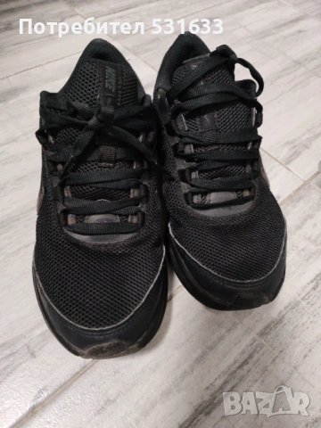 Маратонки Nike 37.5, снимка 2 - Маратонки - 54135133