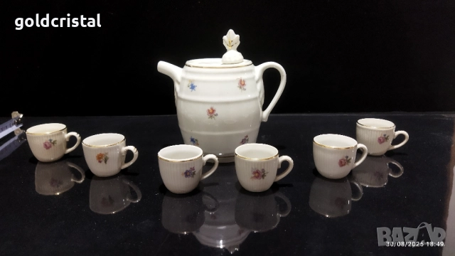 Стар български порцелан чашки и бърдуче 