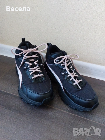 Дамски маратонки Puma, снимка 2 - Маратонки - 53827872