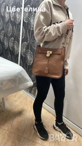 Michael Kors чанта за през рамото, снимка 2 - Чанти - 52297235