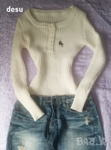 Бежовл-бял топ, който прилепва по талията нежно, снимка 2 - Корсети, бюстиета, топове - 53657542