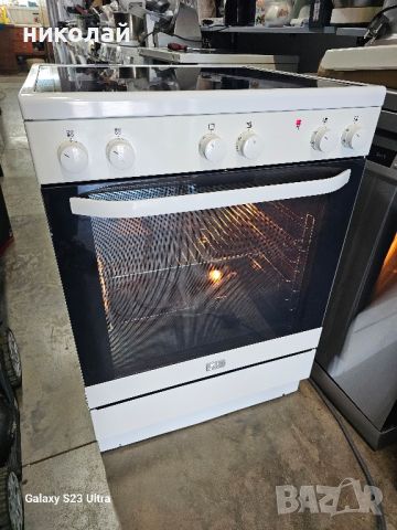 готварска печка с керамичен плот Electrolux , снимка 1 - Печки, фурни - 45625458
