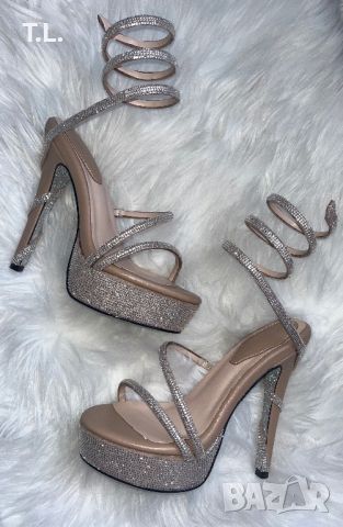 Нови сандали на висок ток с камъни, снимка 1 - Дамски обувки на ток - 45478544