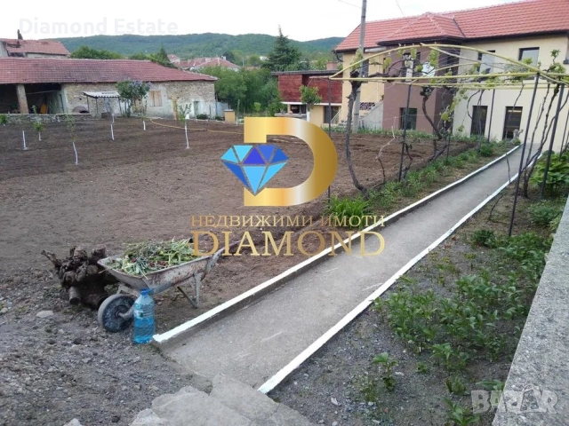 Двуетажна къща в село Кирилово, обл. Стара Загора, снимка 7 - Къщи - 52466980