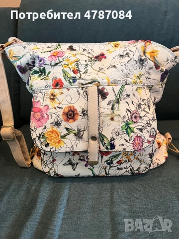 Дамски чанти, снимка 8 - Чанти - 54105889