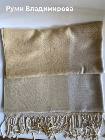 Бежов/ кремав, екрю шал Hucke, снимка 3 - Шалове - 52246301