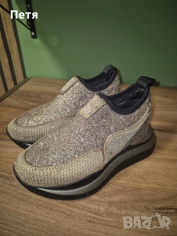 Спортни дамски обувки