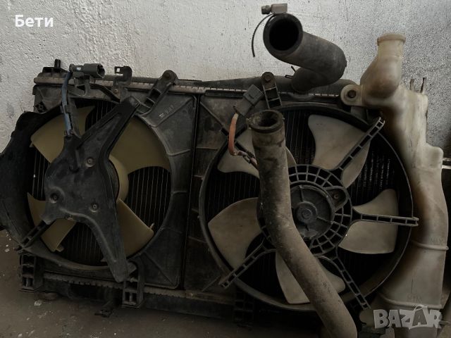 Воден радиатор с перки Honda Civic 7 Hatchback , снимка 2 - Части - 45770643