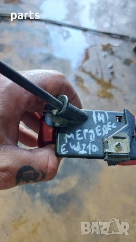 Лост - Дръжка Преден Капак Мерцедес Е класа W210 (Н) - C W202 , снимка 5 - Части - 50856938