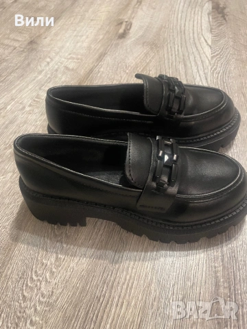 Дамски обувки номер 35, снимка 2 - Дамски ежедневни обувки - 54009577