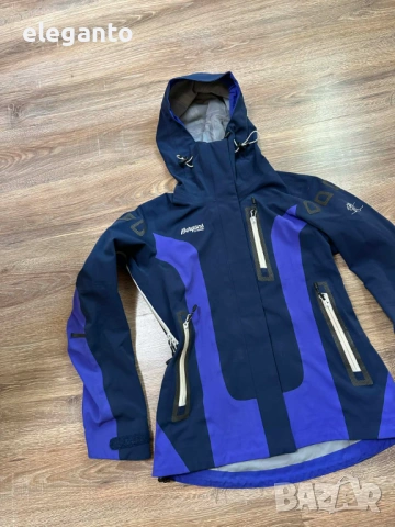 Висок клас дамско !  Bergans of Norway Svartisen Recco Dermizax 15.000mm Hard Shell Snow Alipne Jack, снимка 4 - Якета - 53708596