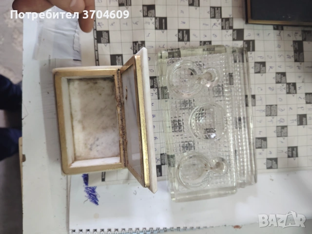 Стара мраморна кутия за бижута и стара стъклена мастилница, снимка 2 - Антикварни и старинни предмети - 53007441