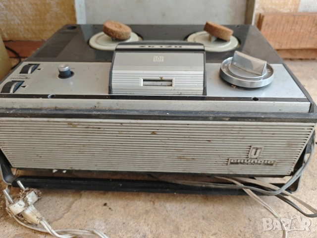 Продавам стари касетофони , телевизори ,списания , магнетофони ., снимка 13 - Антикварни и старинни предмети - 54087184