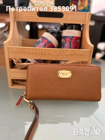 Michael Kors портфейл, снимка 4 - Портфейли, портмонета - 54163427
