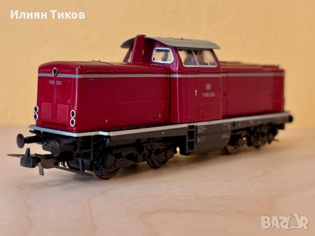 Дизелов локомотив Roco 69417  DB V100 BR 212 1:87 DC влак, влакче, снимка 3 - Влакчета, самолети, хеликоптери - 53749088