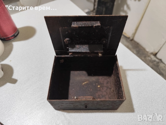 Стара Метална Касичка Отворена , снимка 2 - Други ценни предмети - 52347524