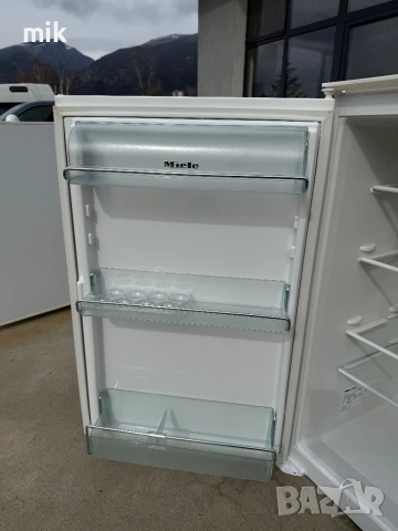 Малкък хладилник за вграждане Миеле като нов, снимка 7 - Хладилници - 53592177