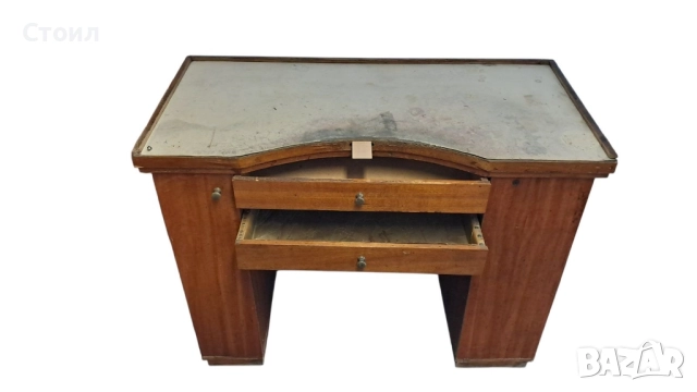 Бижутерска работна маса с клинче. Размери 127см/62см/94см (Ш/Д/В), снимка 4 - Друго търговско оборудване - 51889642