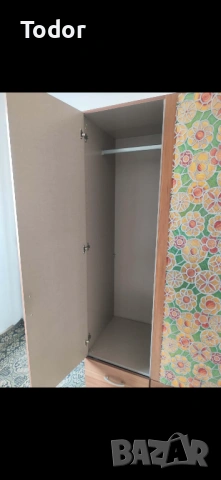 Продавам четирикрилен гардероб с чекмеджета – отлично състояние, снимка 3 - Гардероби - 53699866