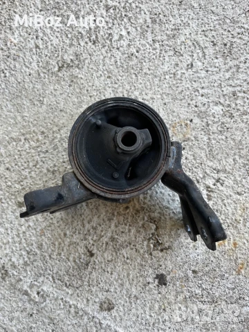 Тампон двигател Мицубиши Аутлендър 2 Mitsubishi Outlander (2006-2012), снимка 2 - Части - 50907968