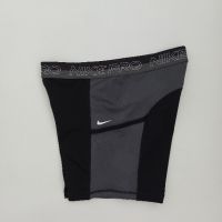 Nike дамски къси панталон, снимка 7 - Къси панталони и бермуди - 45116947