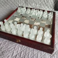 Стъклен шах , снимка 1 - Шах и табла - 45510238
